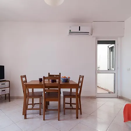 Marini White Sand House